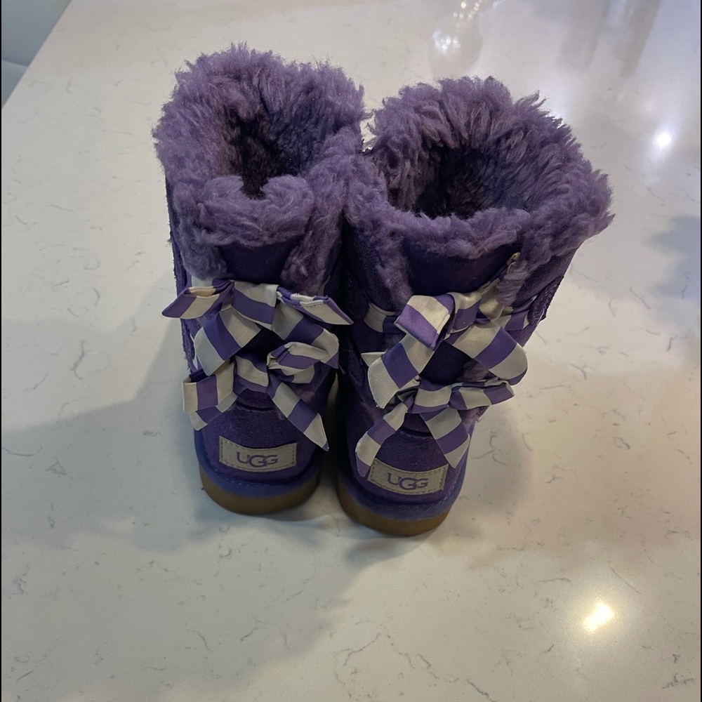Girls Gently Used Uggs Size 13